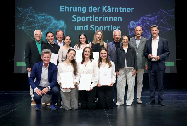 © Land Kärnten | Anton Leikam (Präsident ASKÖ), Ulrich Zafoschnig (Präsident Union Kärnten), Dr. Christoph Schasché, LH Daniel Fellner, Landessportdirektor Arno Arthofer, Klagenfurter Turnverein