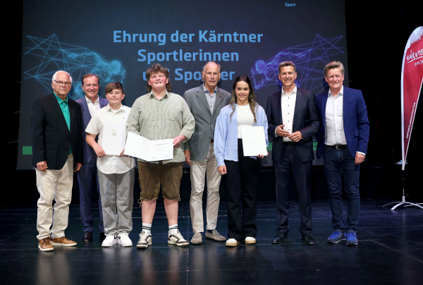 © Land Kärnten | Anton Leikam (Präsident ASKÖ), Ulrich Zafoschnig (Präsident Union Kärnten), Dr. Christoph Schasché, LH Daniel Fellner, Landessportdirektor Arno Arthofer, Stocksport. EV Rottendorf/Seiwald