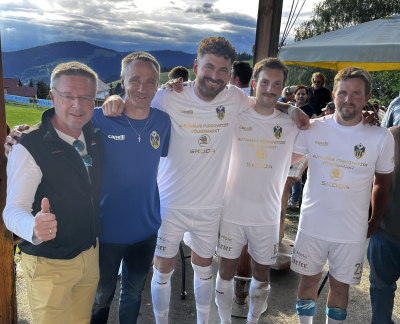 © SC Diex | v.l.n.r. ASVÖ Kärnten-Vorstandsmitglied Klaus Puaschunder, Obmann Bgm. Anton Napetschnig, Sektionsleiter und Kapitän Robert Löffler, Christof Karner und Thomas Jamnig